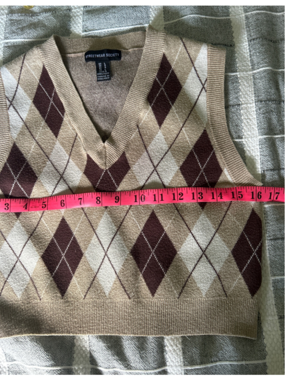 Women's Argyle V-Neck Sweater Vest, Size L, Beige/Brown - Picture 4 of 5